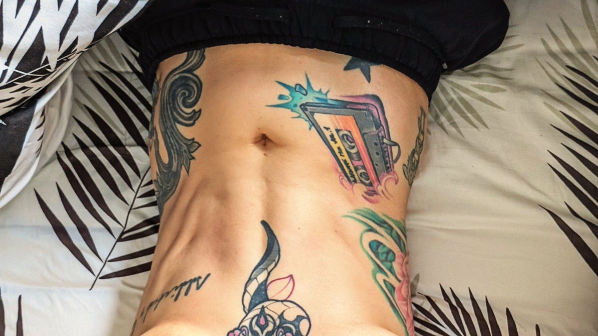 Ali3nSun's tweet photo. I've been working super hard lately to get back to my workout routine ๐ช๐ผ
#ABSinprogress https://t.co/lwFluFLUkf