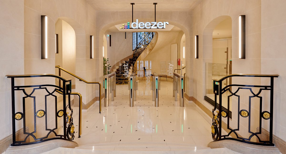 mmoserassociate's tweet image. Branded ‘hackable’ spaces showcasing content and culture – explore how we supported flexibility for @Deezer in Paris: hubs.la/Q037X6gP0

#Office #InteriorDesign #FlexibleDesign