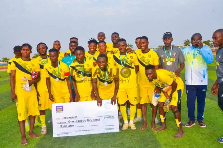 ojeksaikhoje's tweet photo. Congratulations to @NasarawaUtdFC & @FcBasira for emerging champions & runner up of @NasarawaGovt FA Cup.
#NPFL side, Nasarawa Utd got N200 000 as champions, while #NNL side, #FCBasira got N100,000.
The duo will represent Nasarawa State in the President Federation Cup. https://t.co/jHtENuggSv