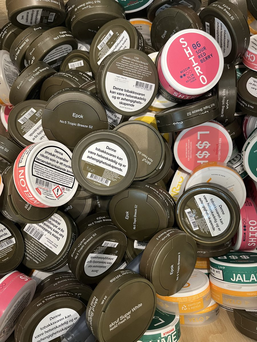 KajebeJacobjosh's tweet image. Snus packaging—dull enough or not?They say it’s designed to be unappealing, but does it actually make a difference? What are  your thoughts.  

#Snus #PackagingDesign #DoesItWork