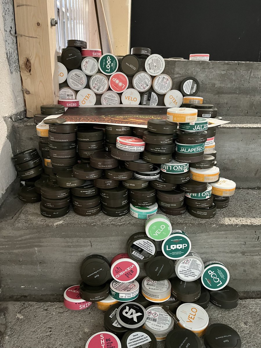 KajebeJacobjosh's tweet image. Snus packaging—dull enough or not?They say it’s designed to be unappealing, but does it actually make a difference? What are  your thoughts.  

#Snus #PackagingDesign #DoesItWork