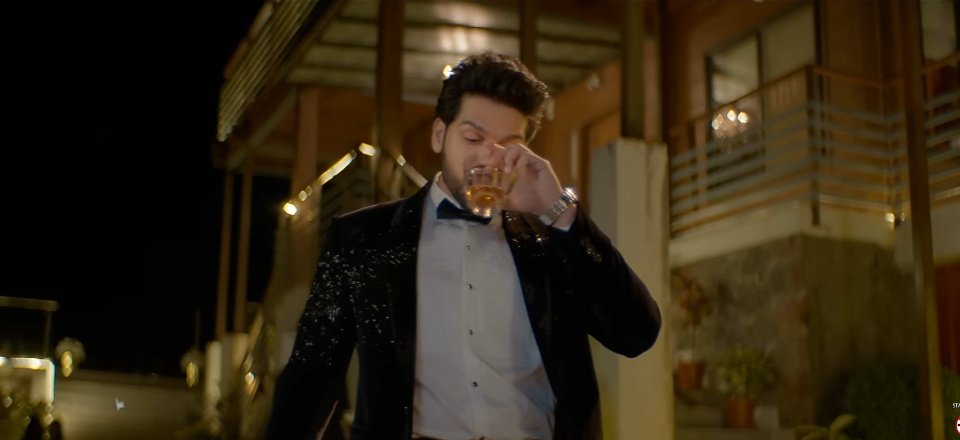 CyShaili's tweet photo. 🖤🥃

#SaiKetanRao @saiketanrao #HasteHaste @desitadkamusic https://t.co/gUcJLvJPeY