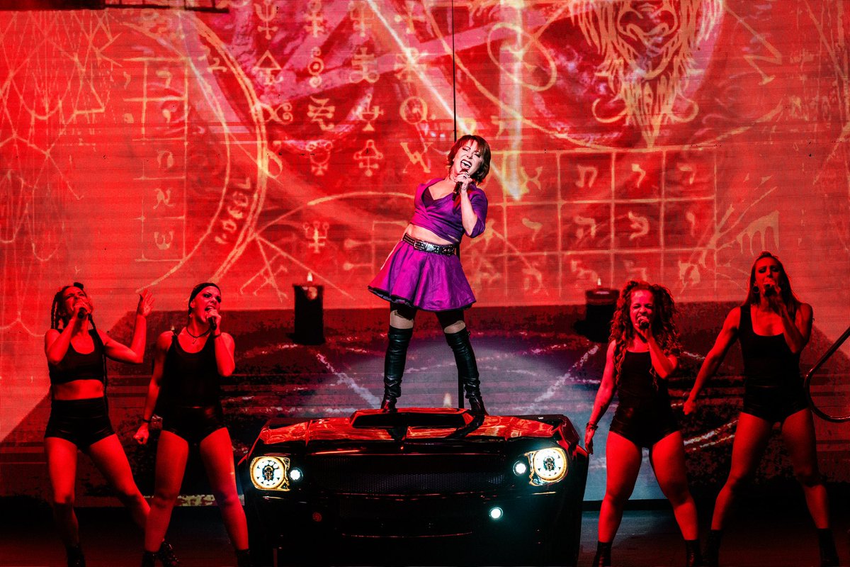 Thank you <a href="/Al3jandraGuzman/">Alejandra Guzmán</a> for rockin’ the night at Peacock Theater! 🎸🤘🎤

#BrillaTour