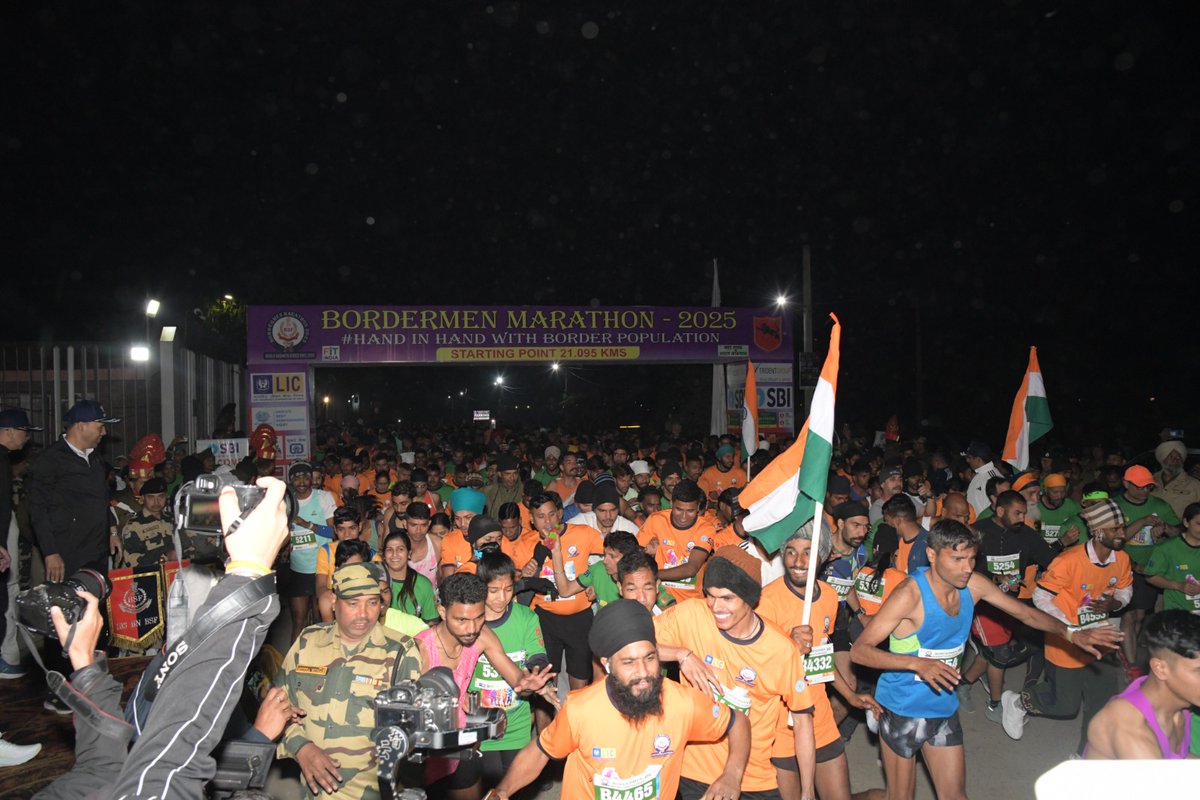 manjul_k1's tweet photo. The Border Men Marathon-2025 was an epic celebration of resilience, teamwork, and the power of shared goals. 🏅🤝
#BSFMarathon #BorderMenMarathon2025 #HandInHandWithBorderPopulation #SayNoToDrugs #FitIndia https://t.co/NENfS2c5nA
