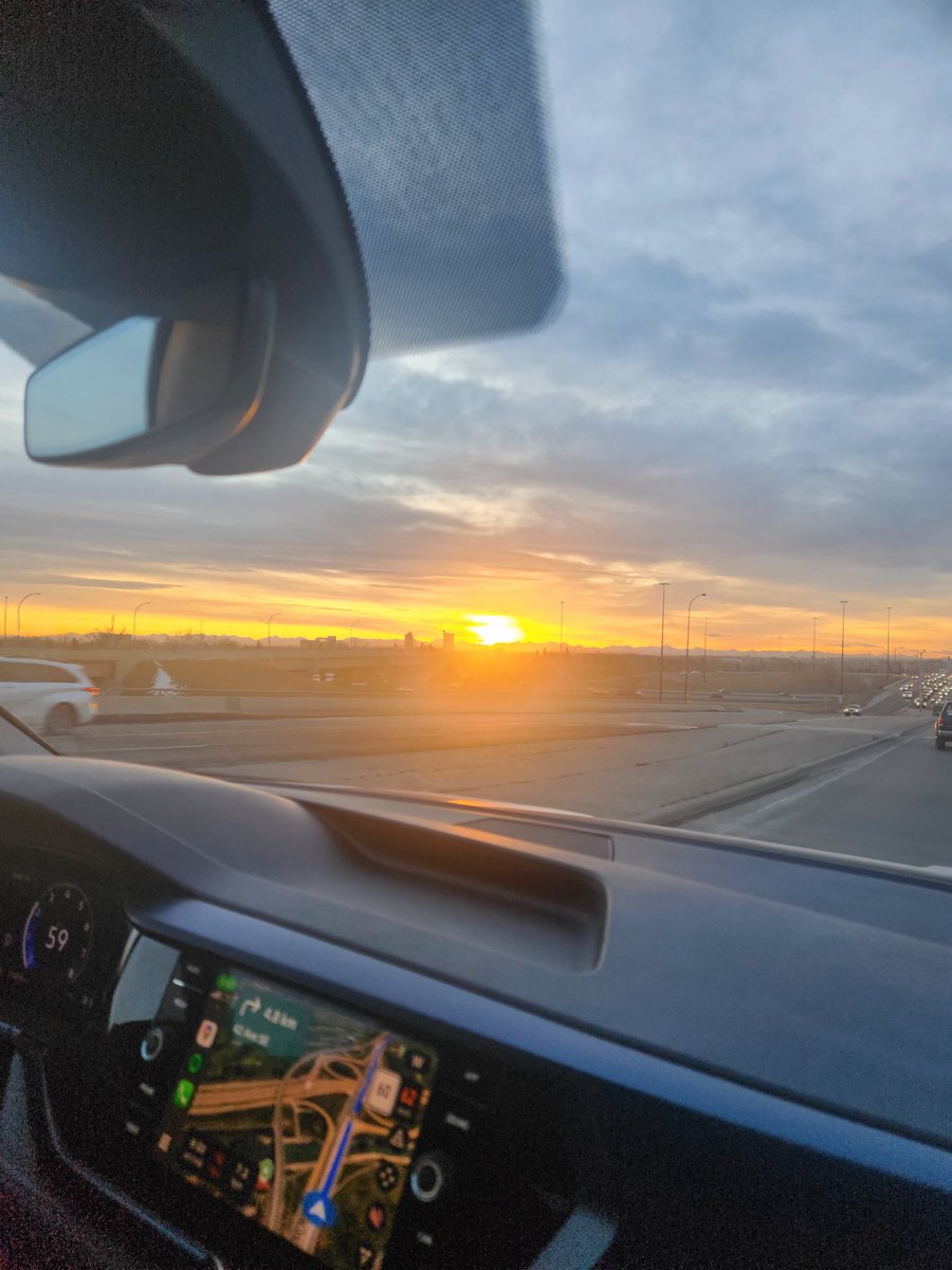 SssantiG's tweet photo. The sunset 🌇 🤌🏾 https://t.co/pm49gvrHgv