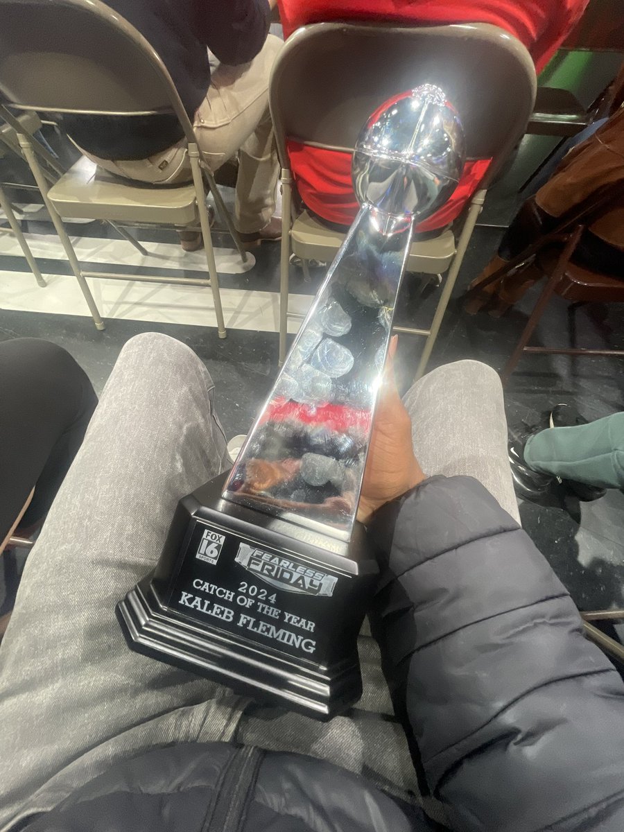 #AGTG blessed to receive catch of the year award out of the whole arkansas state thank you fox 16🖤🖤