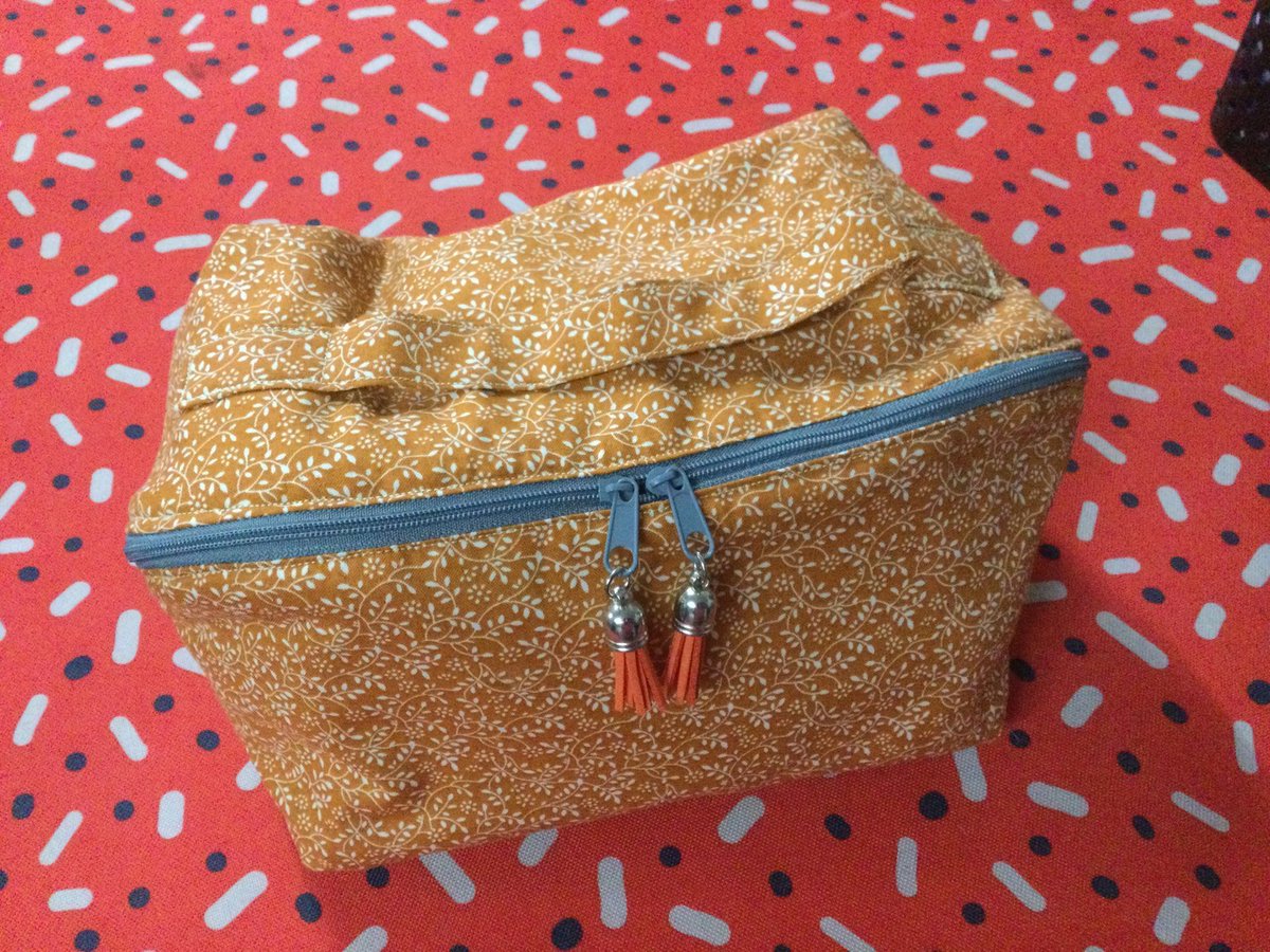 sallyannsews's tweet image. #merrymaid #quiltingclass #packingcube

Kam is delighted with her first project in class. 👏🏻👏🏻