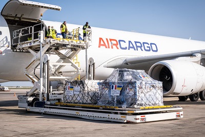 Depuis trois ans, la France est aux côtés de l'#Ukraine face à la guerre d'agression russe. Notre détermination reste intacte pour défendre la souveraineté et l'intégrité territoriale de l'Ukraine.

#StandWithUkraine