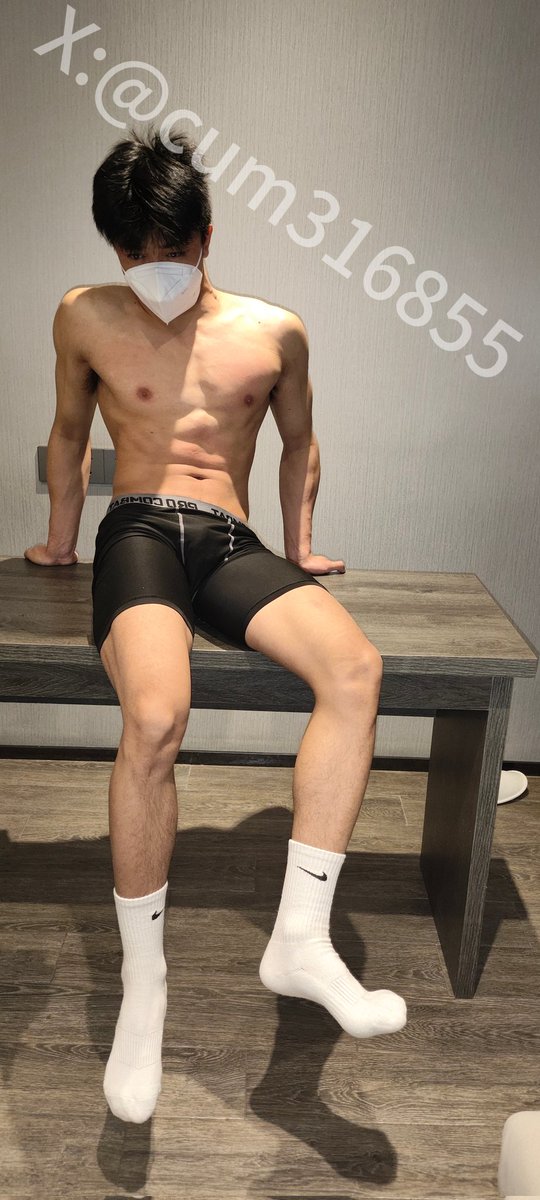 180铠甲腹肌体育生虐腹实践预告(转发超300发视频)