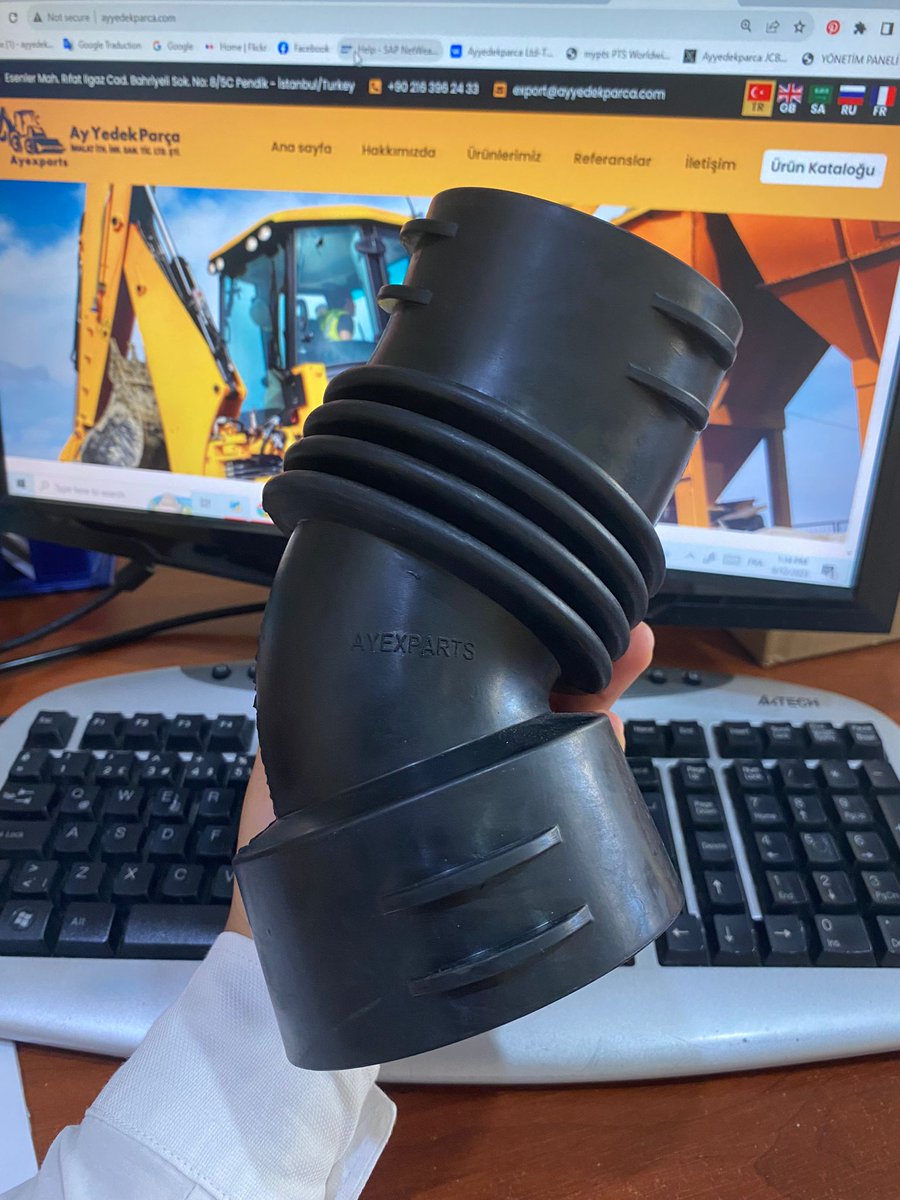 JcbParts's tweet photo. 834/11573 Hose Filler - Diesel https://t.co/bWsfUD2LFd