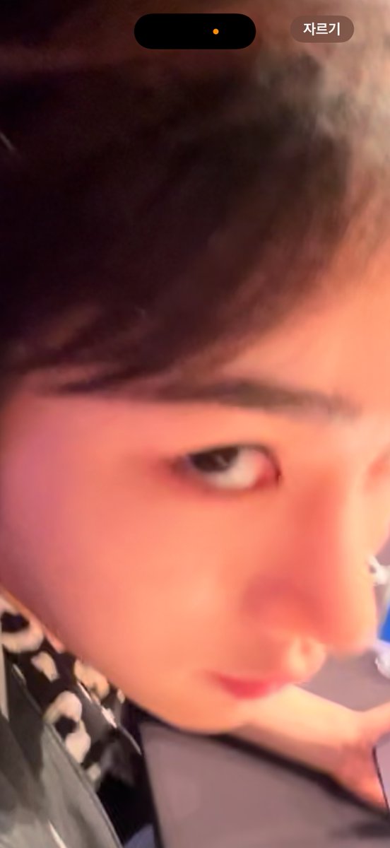 정 : 정말 정말 생일 축하드려요 형🎉
성 : 성공해서 삼겹살이나 또 먹으러 가자구요🥩
민 : 민들맨들,,,?

#해리준 #HARRY_JUNE #다크비 #DKB
#HAPPY_LUNE_DAY