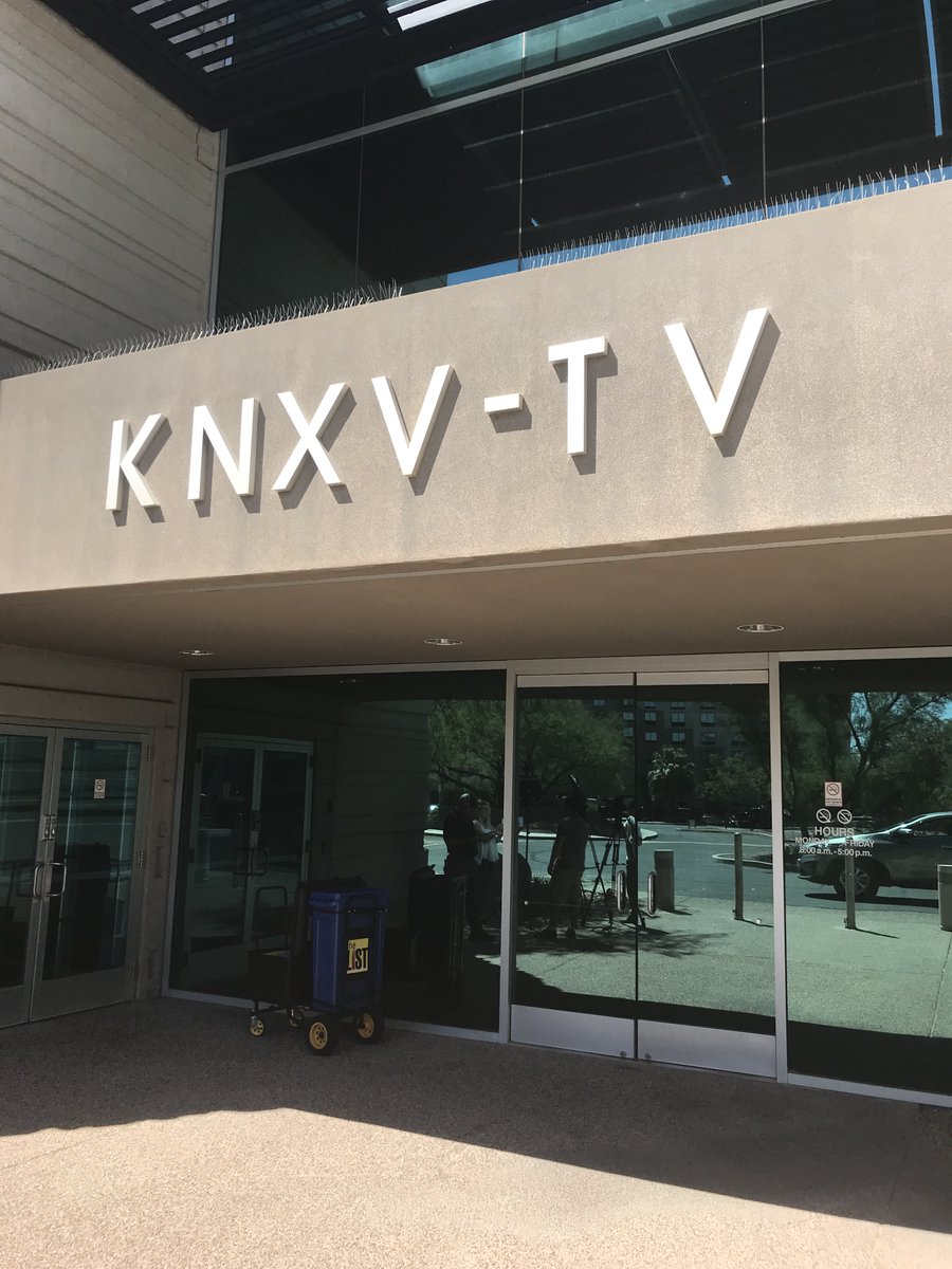 BoxZapper's tweet image. 💥A blast from the past!
In June 2018, we installed the first working prototype of ZapperBox at KNXV-TV in the Phoenix Model Market—you can see Paul Freeman, our VP of Engineering, installing a receiver in the station's equipment room.
#ZapperBox #Throwback #ATSC3 #NextGenTV #OTA