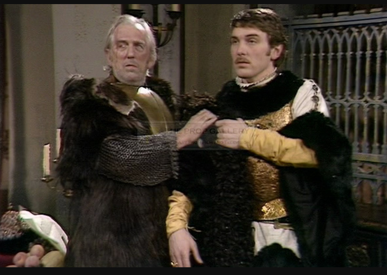 exedexes1's tweet image. on the other hand Devon:

every Whovian knows that the Graf-Vynda-K *DID* conquer the Lesser Magellanic Cloud though.

That's literal gospel if I'm not mistaken

#TheRibosOperation