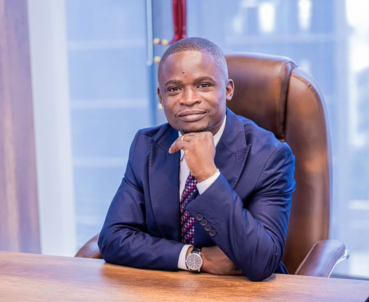 Belle semaine et beau nom 

Je vous présente monsieur l’horizon et Maître, le PCA, Excellence <a href="/Katasikennedy12/">kennedy katasi</a>  le grand formateur.
L’homme au service de l’état, Ambassadeur de la paix autrement dit monsieur l’horizon 
Sur vos écrans 🙌🏻
Bon début de la semaine à chers tous !