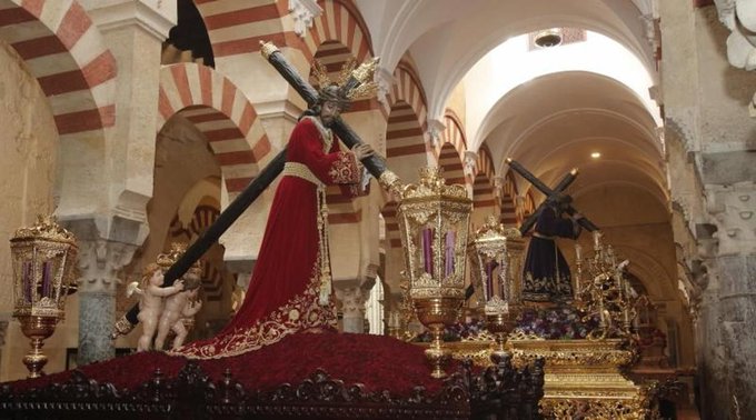 Imágenes del Vía Crucis Magno de Córdoba 2025 Permanecerán una Semana en la Catedral: Detalles de la Gran Cita Cofrade