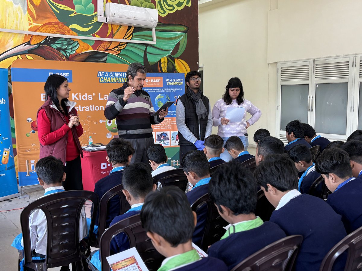 ClusterPune's tweet image. #ChemAmaze workshop at @iitdelhi engaged over 200 students in #InteractiveLearning experience.
Organized by PKC in collaboration with @iitmadras &amp;amp; supported by @BASF, the event included engaging games, KidsLab, &amp;amp; hands-on exhibits, transforming students' perception of #chemistry.