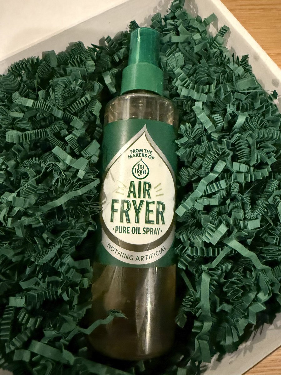 All_Things_New_'s tweet photo. [Gifted] Air Fryer Oil Spray! 👀 Out now @Frylighthq #frylight #airfryer #spray #oil #cooking #oilspray #wellthisisnew #gifted #ad https://t.co/ClQWldD7AJ
