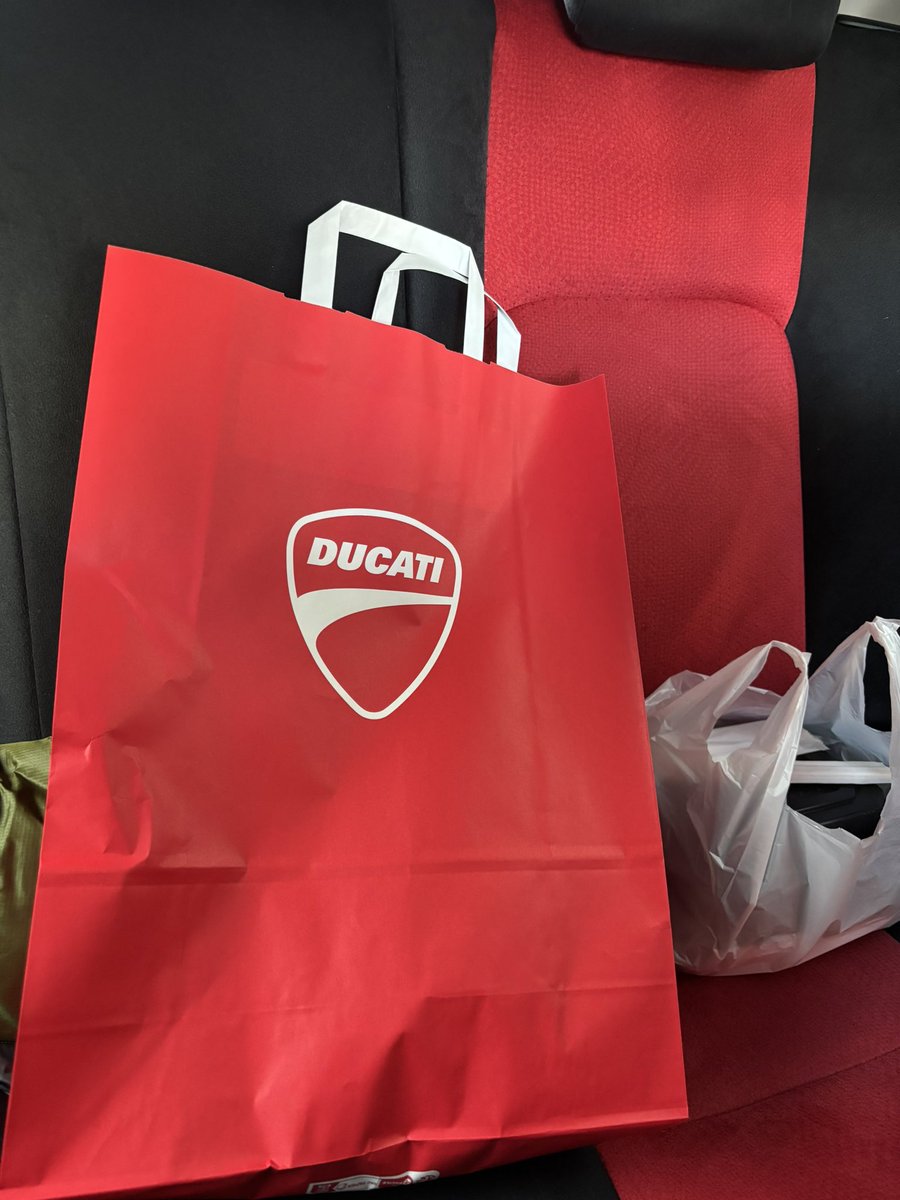 ojizousandesuyo's tweet photo. 色々ストレス溜まって 
ちょっと発散しないと笑笑ꉂꉂ(ᵔᗜᵔ*)ʬʬ #Ducati  #DucatiSENDAI https://t.co/Mfx7V8ENBt