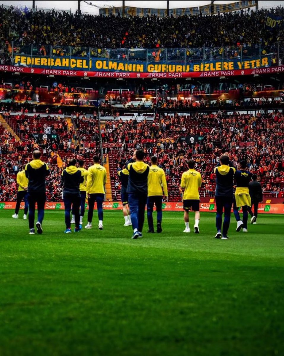 Güneşin doğduğu her gün yazılmayı bekleyen bir tarih vardır.

Bugün takımımız ve tribündeki taraftarlarımız zaferlerimize bir yenisini ekleyeceklerdir. 

#İnandıkSize