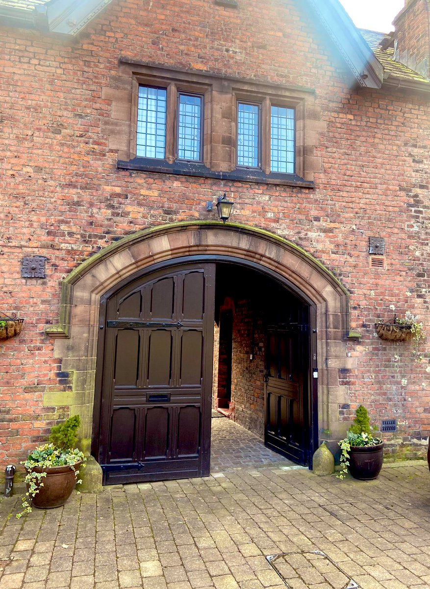 JoPetersEYFS's tweet image. Brilliant inset day with our team at Worsley Hall. Inspirational writing training from Andy Burt @AndyBurtEEX Time for EY and Key Stage 1 to engage with reflective practice. Thank you Andy for a brilliant morning. @RCDivineMercy writing #earlyyears #keystage1