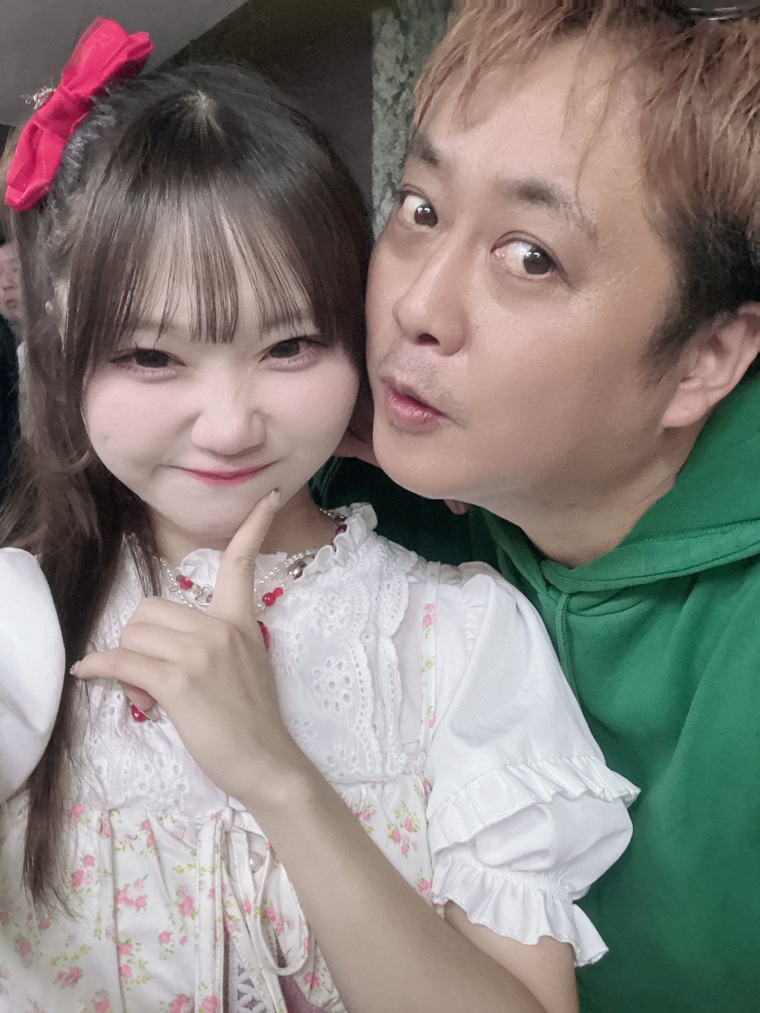 花びら3回転 - অনুসন্ধান / X