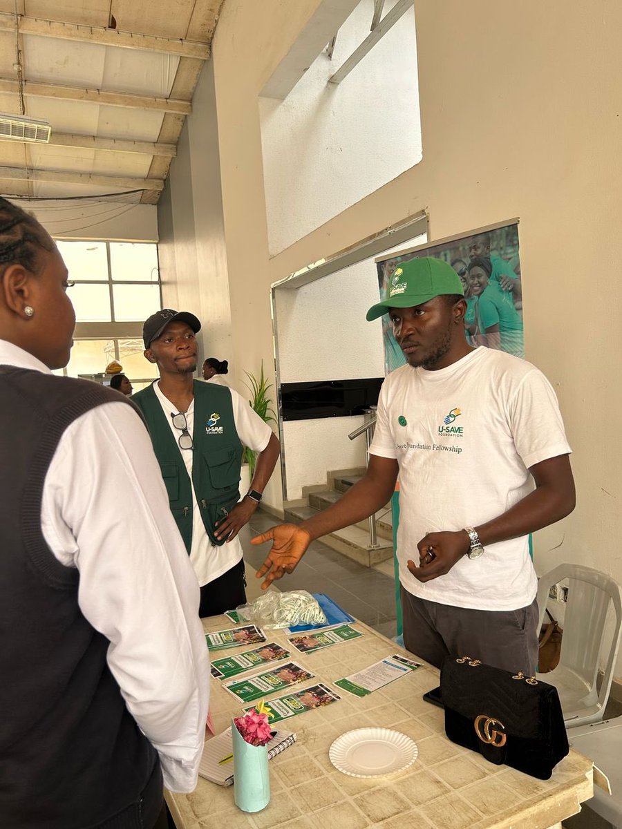 usavefoundation's tweet image. Empowering the next generation to prioritize access to clean water! 
We’re proud to have partnered with Baze University Law Clinic for their Law Week program, educating students on the importance of clean water and sanitation. 

#usavecares #cleanwatermatters #lawweek #bazeuni