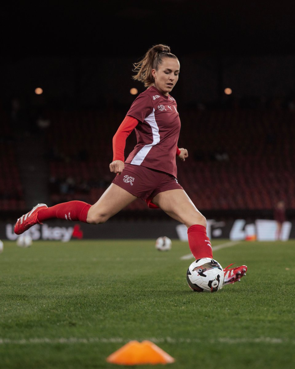 🇨🇭✨©️

#UWNL || <a href="/liawaelti/">Lia Wälti</a>
