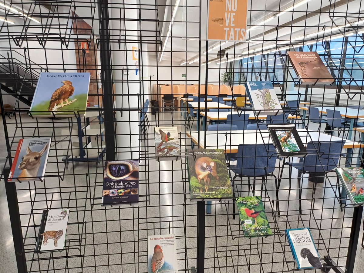 Aquests dies a l'expositor de novetats hi trobaràs una selecció del donatiu que ens va fer la <a href="/Bctuab/">BCT UAB</a> de l'editorial <a href="/lynxnaturebooks/">Lynx Nature Books</a>. Són una meravella, moltes gràcies!
#BibNovetatsUAB