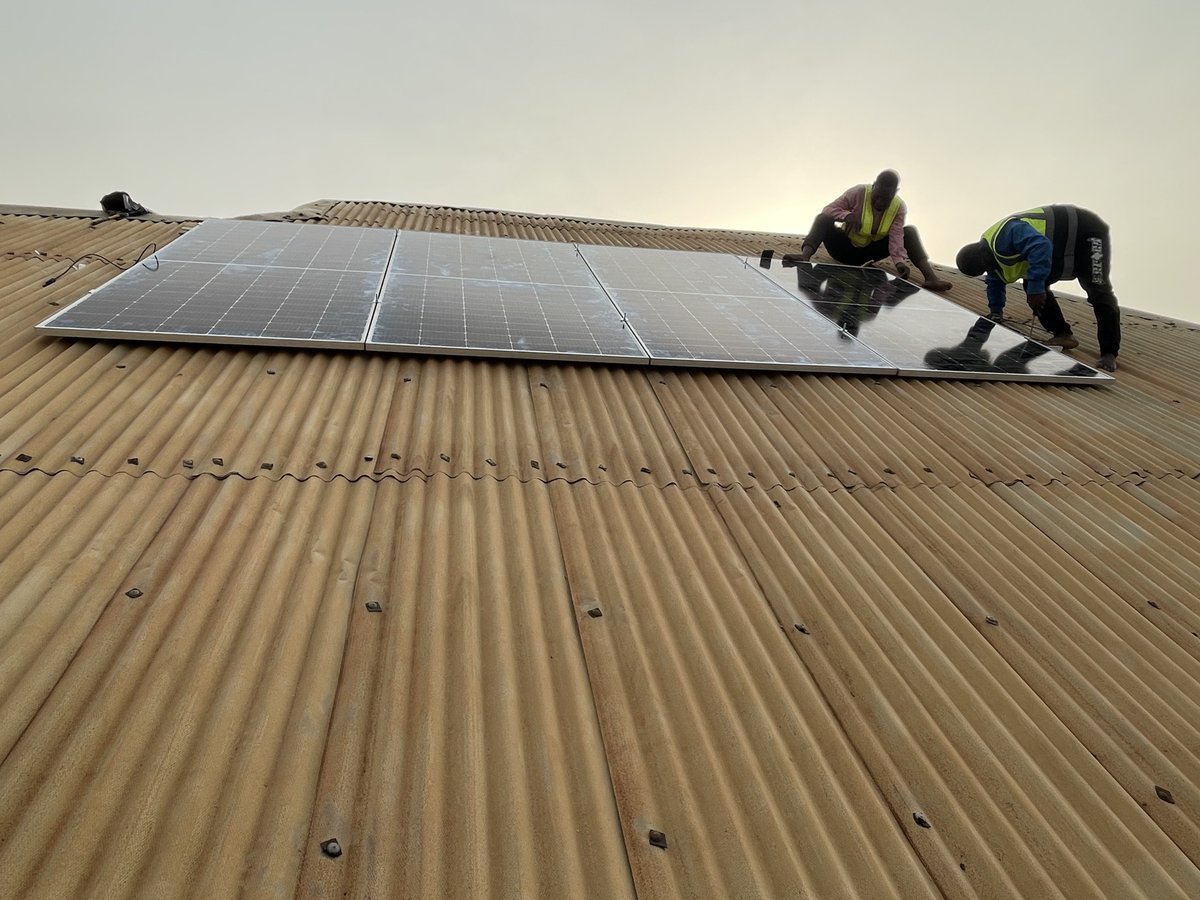 LADMUSPLATINUM's tweet image. Installation of 5KVA/48V inverter with 5kWh lithium battery, and 4.95kWp Solar PV…
Contact our team for the best of your solar inverter system today 08108075333, info@ladmus.com
#TestedandTrusted #LadmusEnergy #LadmusPlatinumLimited ladmus.com