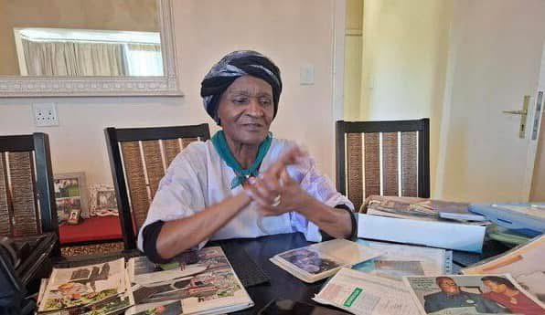 joseph_kalimbwe's tweet photo. This is Catherine Kaunda, First Daughter of Founding Zambian President. Like her father, she was stripped of her Zambian Citizenship in 1999 due to the pettiness of our Zambian politics. Sam Nujoma then called her to Namibia, gave her Namibian citizenship &amp; a house in Windhoek !! https://t.co/7rxbzQRYzX