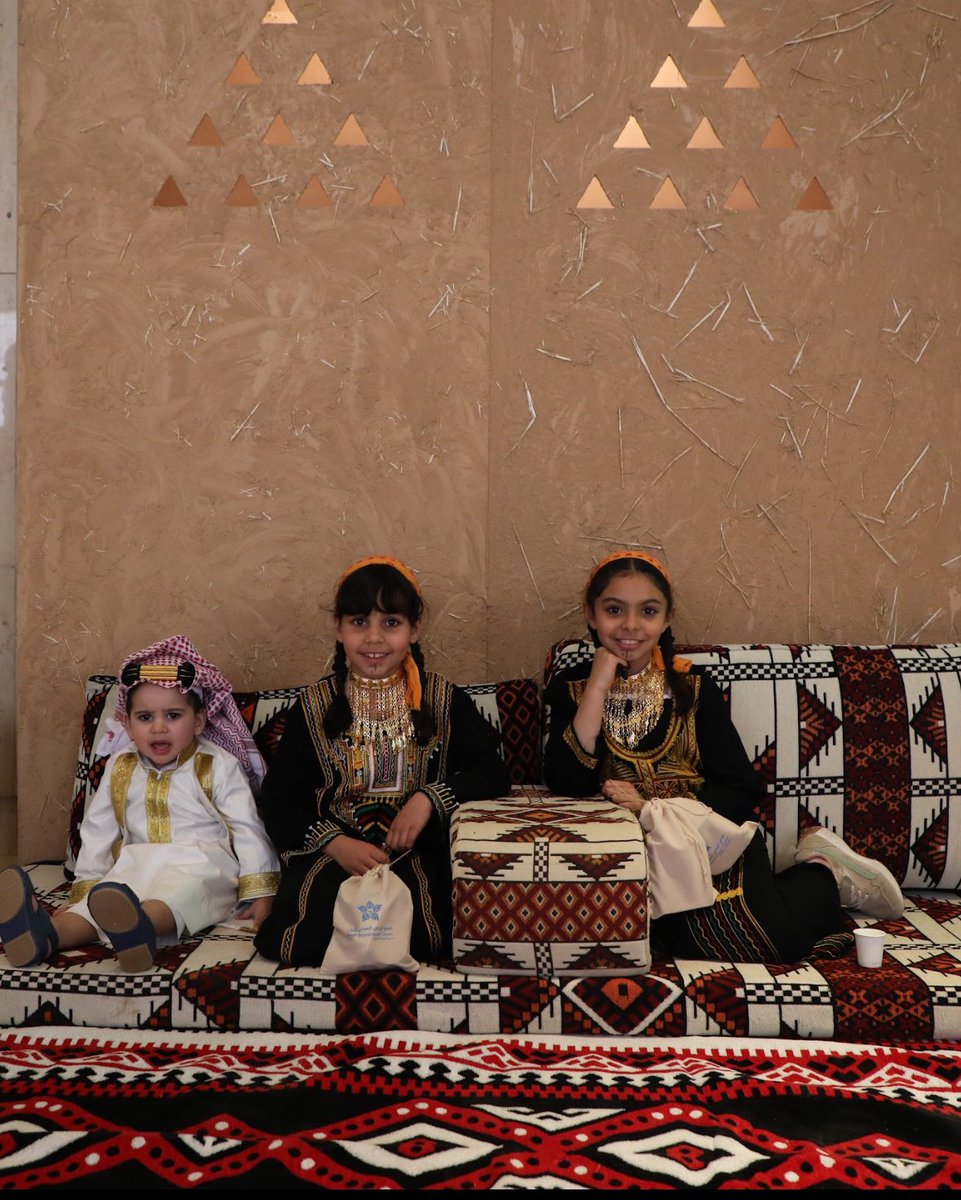 falghofaili's tweet photo. في رحلة بناء الدولة منذ ثلاثة قرون ماضية ونحن في اهتمام ورعاية موجه للإنسان بدأت من البيئة ومحيطها ليكون المجتمع بأكلمه محور الرعاية الصحية التي امتدت إلى وقتنا الحاضر والزاخر بالخدمة الصحية في المملكة . 

بعزم أبنائنا نستكمل مسيرة أجدادنا

#يوم_التأسيس
#تجمع_الرياض_الصحي_الثاني 
#من_يوم_بدينا 
#السعودية
