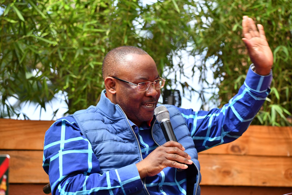 ManziWaTweeter's tweet image. 𝐇𝐎𝐍..𝐓𝐈𝐌 𝐖𝐀𝐍𝐘𝐎𝐍𝐘𝐈:

With the strength of our youth, we are going to work for our city. 

We are well prepared. We know the problems we have in Nairobi and we have the will to address them.

𝐒𝐢 𝐌𝐢𝐦𝐢 𝐍𝐢 𝐒𝐢𝐬𝐢

facebook.com/share/p/1KYt6k…