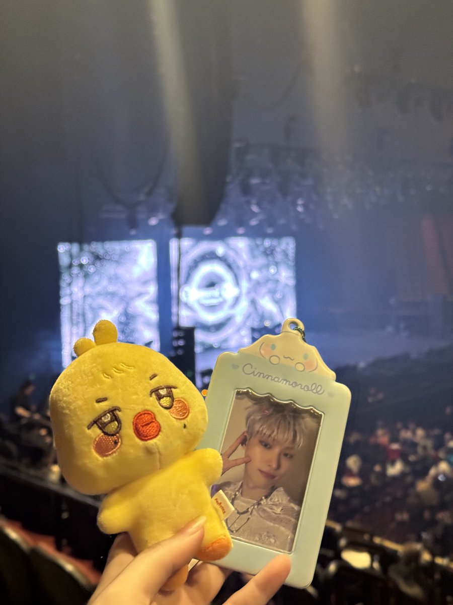 mingikitti's tweet photo. mingi and his son at the taemin concert https://t.co/V7VzpFw9Dp