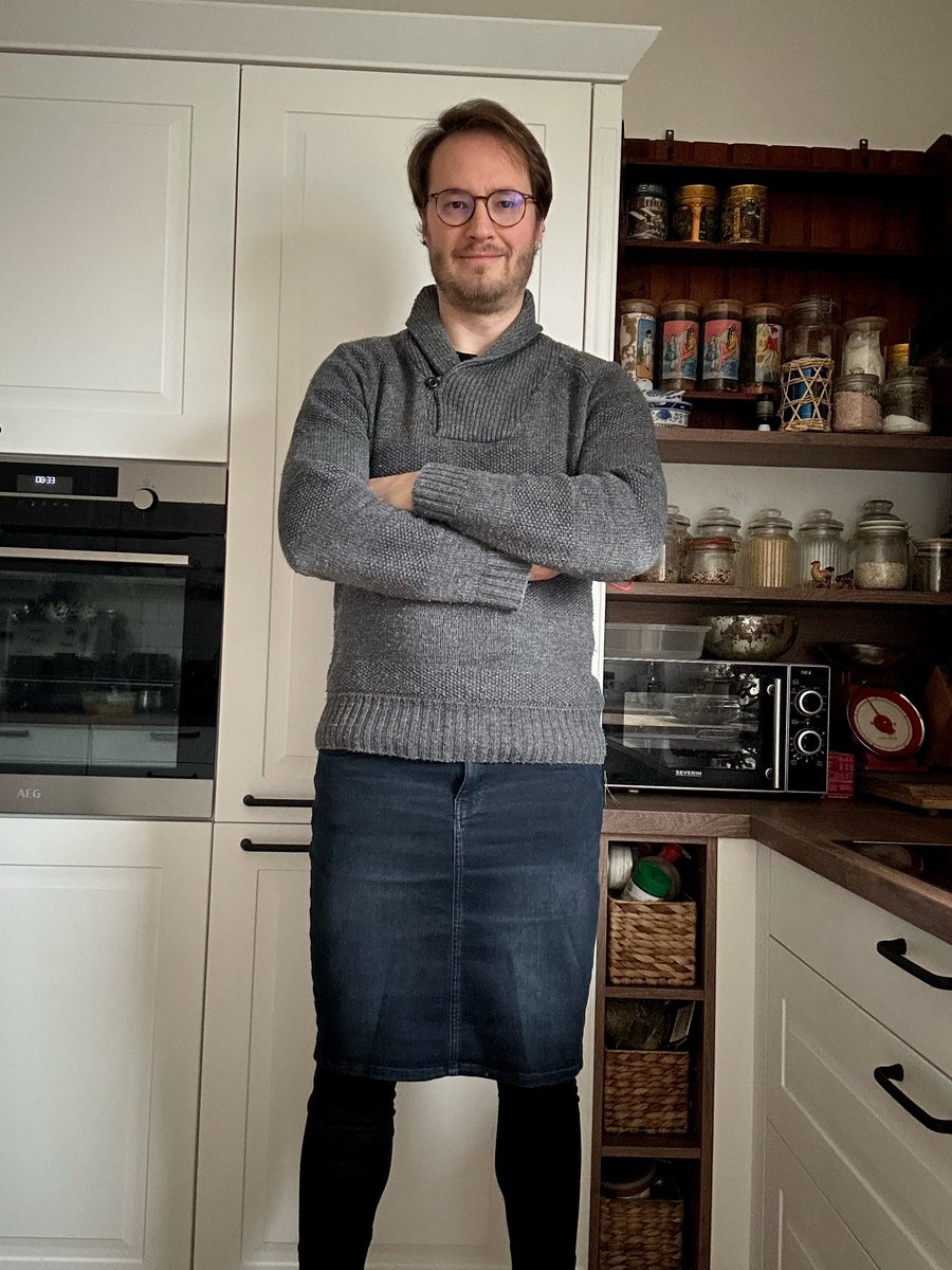 TheBeskirtedMan's tweet photo. It’s been a while since my last post. I was very sick, but am mostly recovered now. 🙂

#mensfashion #meninskirts #skirts #fashion #fashionhasnogender #genderlessfashion #genderequality #stoptoxicmasculinity #genderfluid #genderfluidfashion #meninheels #heelsformen #highheels https://t.co/QQLCXEWMSf