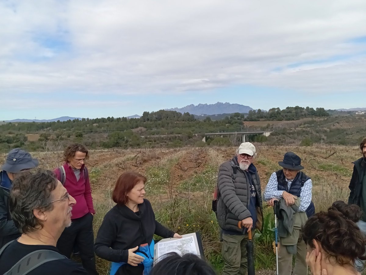 stopagroparc's tweet image. Ahir hem tingut un dia molt bonic. Hem fet la caminada per la zona afectada per l'agroparc d'Ametller Origen. Tenim clar la importància que té que és pugui conèixer els impactes d'aquest macroprojecte industrial d'Ametller Origen vestit de verd.
Gràcies per haver vingut!
