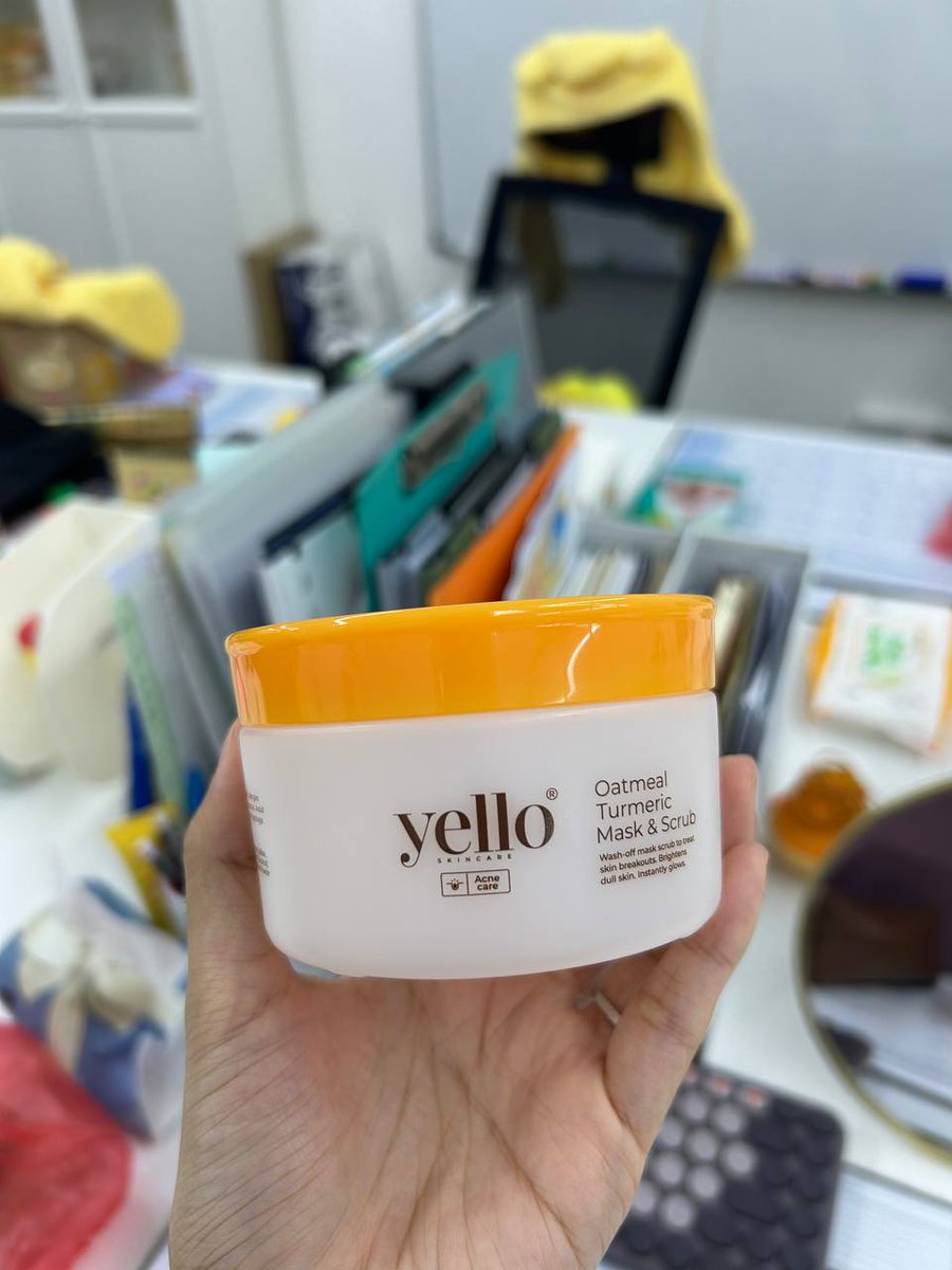 yelloskincarehq's tweet photo. "Sunny, otms ni fake ke? Kenapa packaging dia lain daripada yang I beli before ni?"

Soalan ni yang Sunny selalu dapat lepas batch otms yang baru dah sampai.

Tak, ni bukan fake tau Fello. Kita cuma tukar design packaging sahaja😘 https://t.co/b4fD8LU4B4