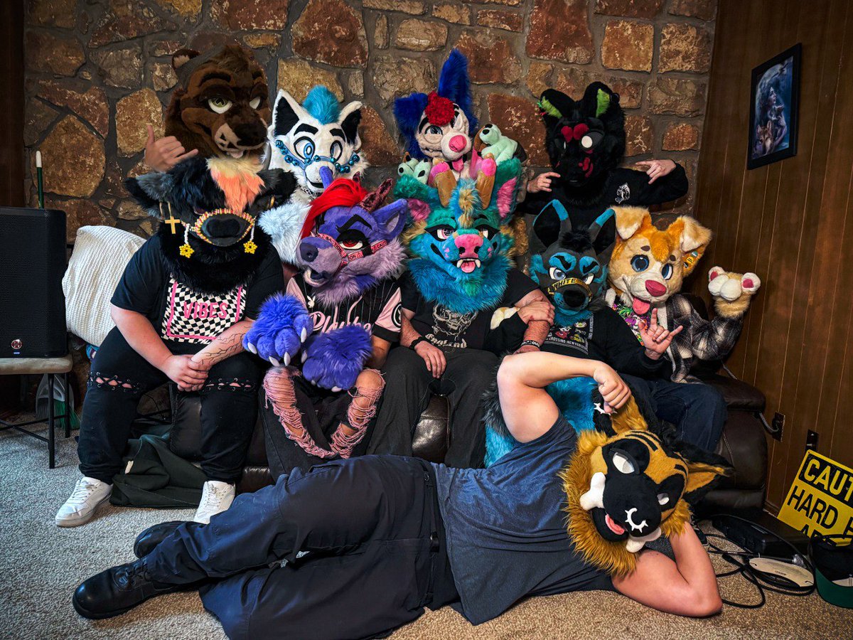 AugerShep's tweet photo. Regardless of everything, I think our house warming party was a success 💙🩶🖤 https://t.co/KcQTy9MZGv