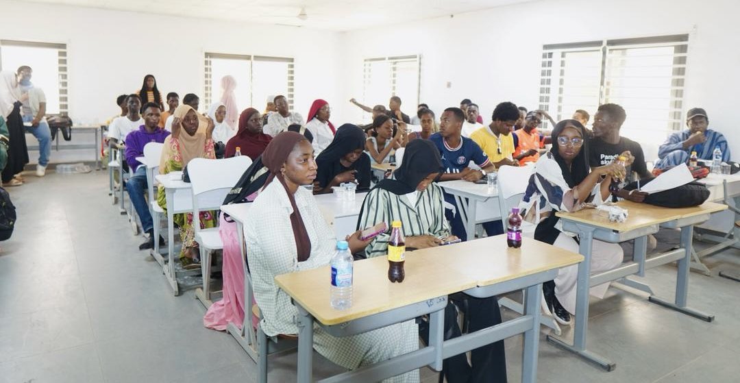 Last weekend, I had the chance to partner with #AIUWA to host a seminar on tech career development that impacted 50 uni students. We delved into the essential core skills of programming while also highlighting the critical role of ICT and policy in shaping the future of tech.