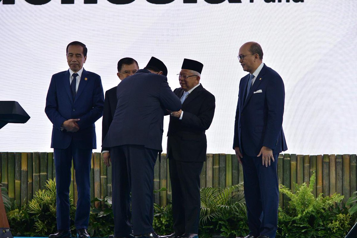 Alhamdulillah, dapat menghadiri peluncuran Badan Pengelolaan Investasi (BPI) Daya Anagata Nusantara (Danantara) di Istana Merdeka, Jakarta.

Badan ini diharapkan dapat mendorong berbagai proyek yang memiliki dampak besar dan berkelanjutan bagi Indonesia. Danantara akan