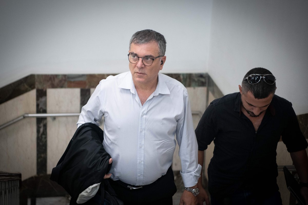 חשיפה:
המדינה שילמה פיצויים לעובד בכיר במשרד התקשורת שהאשים את שלמה פילבר בהתנכלות עקב חשיפת שחיתות.
התקופה: תקופת "תיק 4000". העובד, שכיהן כמדען הראשי, חתום על חוות דעת שהזיקה לבזק – בזמן שפילבר ונתניהו ניסו לסייע לה בדרכים פליליות.
הסיפור המלא 👈 the7eye.org.il/544401