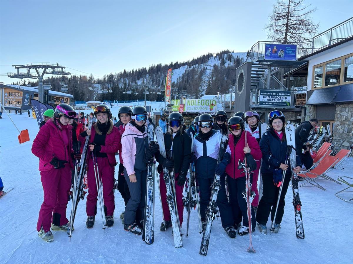 5th yr Ski Trip Folgarida Italia 🇮🇹🏂
Grazie to Ms McMahon for organising and accompanying teachers.
