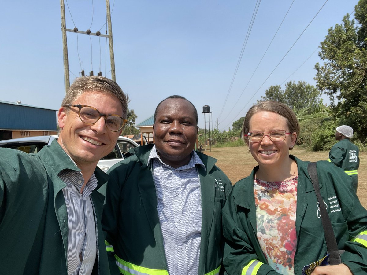 AdamSpliid's tweet photo. GREAT START of our joint EU Heads of Cooperation trip to central &amp; western 🇺🇬
Visit to @UCFAuganda factory supported by @EUinUG ☕️ Process coffee for 104,000 farmers for export to 🇪🇺 New grading equipment led to 20% increase in incomes for farmers👏 https://t.co/HE5aIvr0yd
