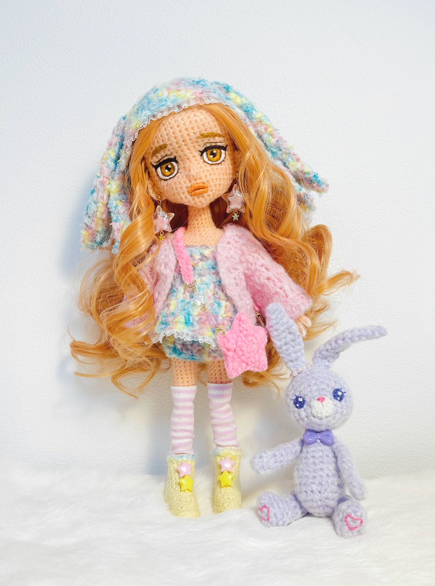 見ぃーーーーてぇーーーー
出来ました‼︎
可愛い🥰とってもこの顔が好き😂
♡モチーフを使いがちなので今回は星です🌟
#Chizuly_doll
#かぎ針編み