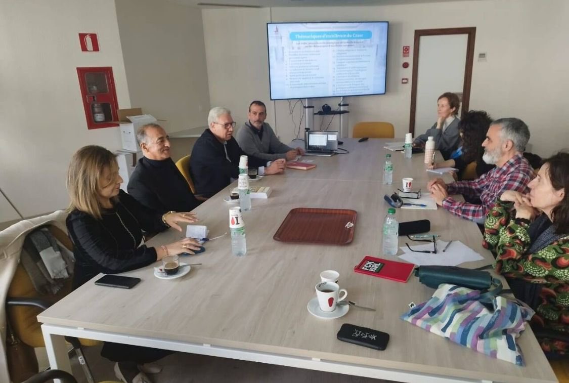 meaic_uam's tweet image. Nuestras compañeras Ana Planet, Carmen Rodríguez, Alicia Olmo y Francisco Moscoso se han reunido con la directiva del CRASC (@crasc_dz) en la Universidad Autónoma de Madrid.

¡Deseando empezar a trabajar juntos!