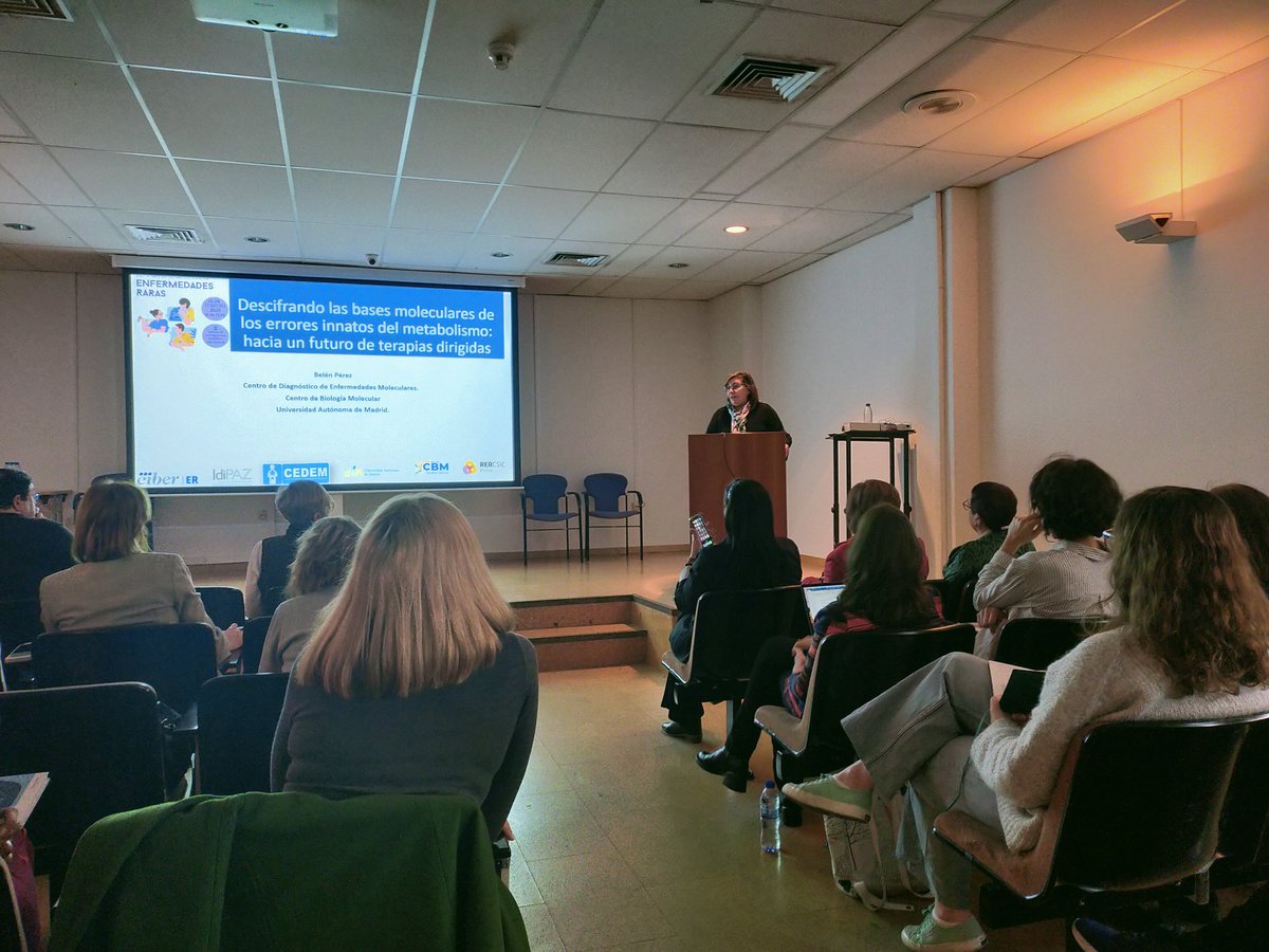 II Jornadas sobre Enfermedades Raras del IIBM CSIC. Empezamos con la charla inaugural a cargo de Belén Pérez.