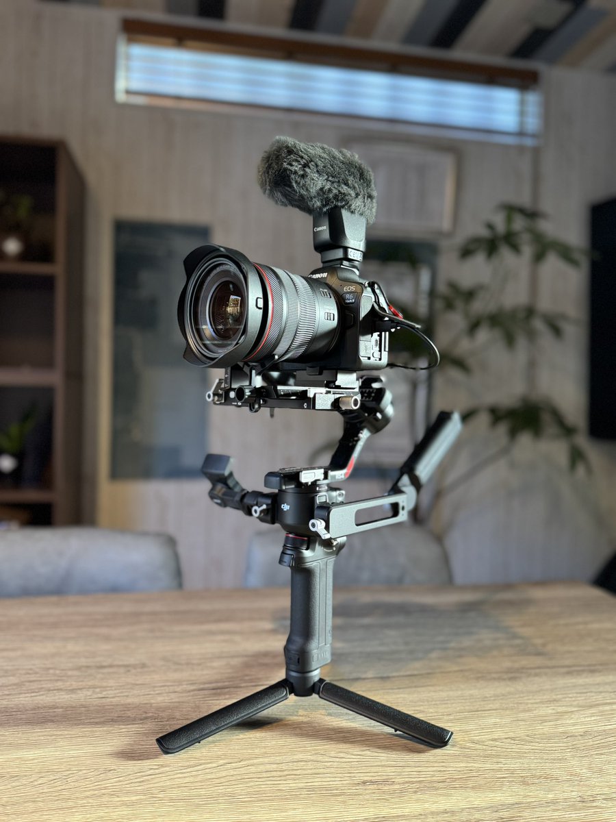 taro18777's tweet image. 買って1年放置してたジンバルのセットアップ方法がやっとわかったのでとりあえずセットしてみたら、なんかカッコイイ🤩ww

で

誰がこんなので撮影したするんや🤣ww

#DJI
#DJIRS4
#ジンバル