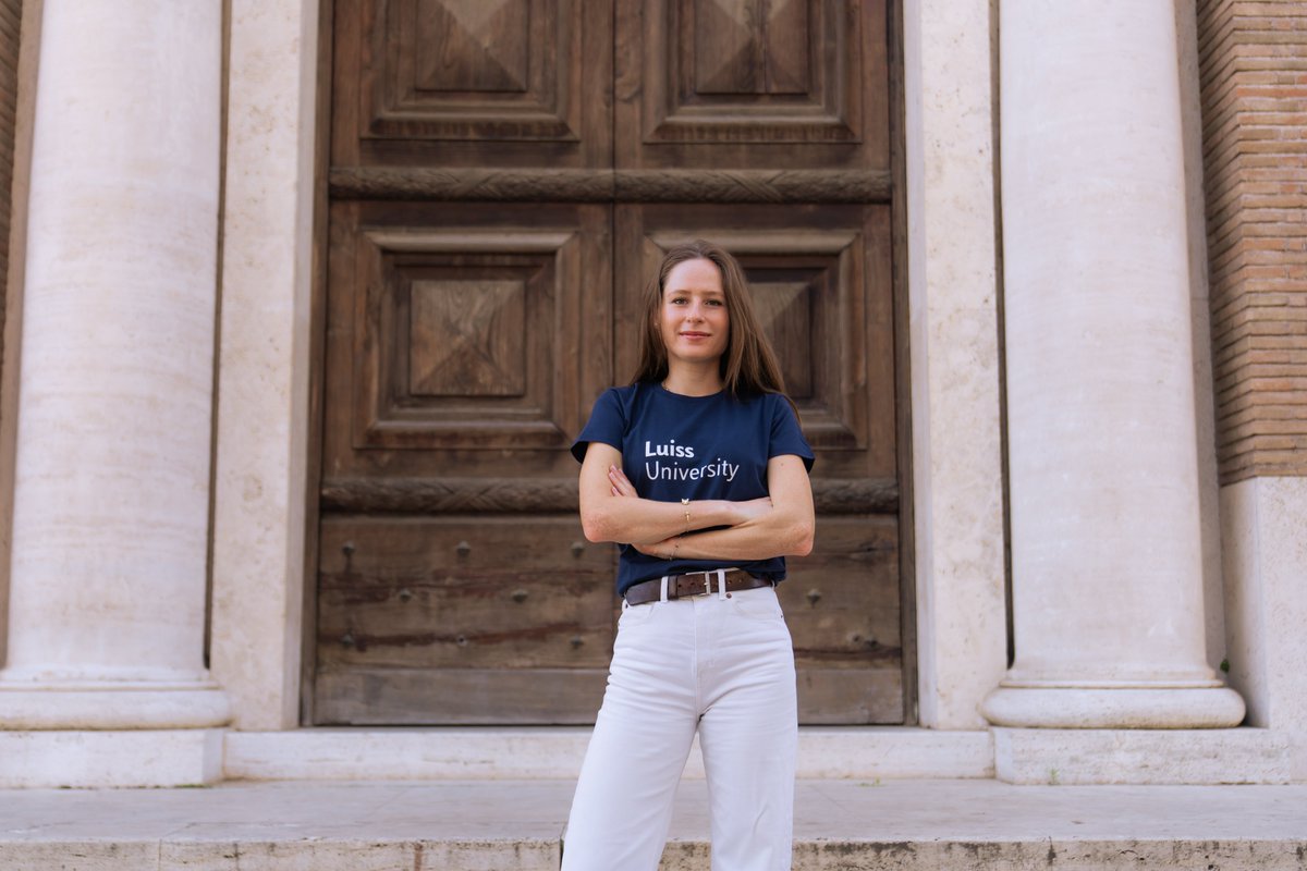 UniLUISS's tweet photo. Eloisa, ancora tu! 🥇
La nostra #TopAthlete @CoiroEloisa domina gli 800 metri agli Assoluti di Atletica di Ancona, laureandosi Campionessa Italiana: un 2:02.15 che vale oro.
Congratulazioni da tutta la comunità #Luiss 💙 https://t.co/aWVqgqVmLZ