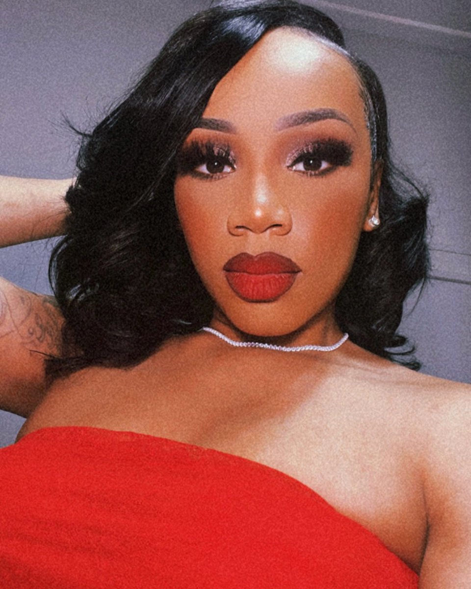 PrettyyPrettyyB tweet media