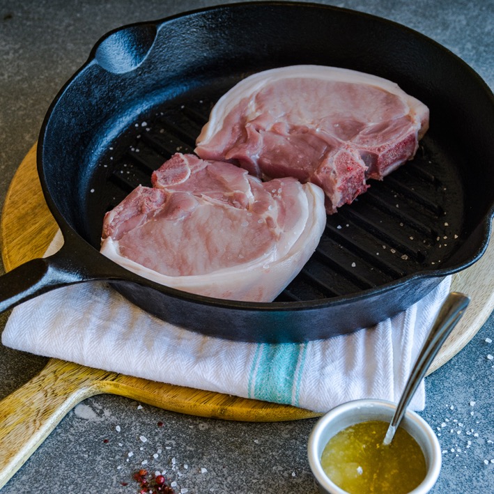 NCButchers's tweet photo. Pork chops are endlessly versatile. 
These chef’s gems can be part of an everyday feast or the star of a posh supper club.
Leaner than other cuts, they are just one of our diverse range of kitchen-ready pork products. 
Find out more at the link in bio. https://t.co/G8bd91qSJl