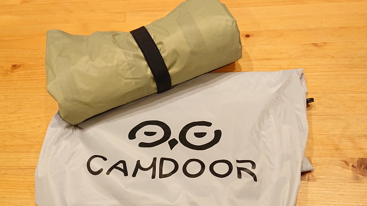 ri_kai's tweet photo. #CAMDOOR のエアマットは一方向弁なので、百均のジッパータブをつけて、排気時の補助。 https://t.co/mbkedzJTaA